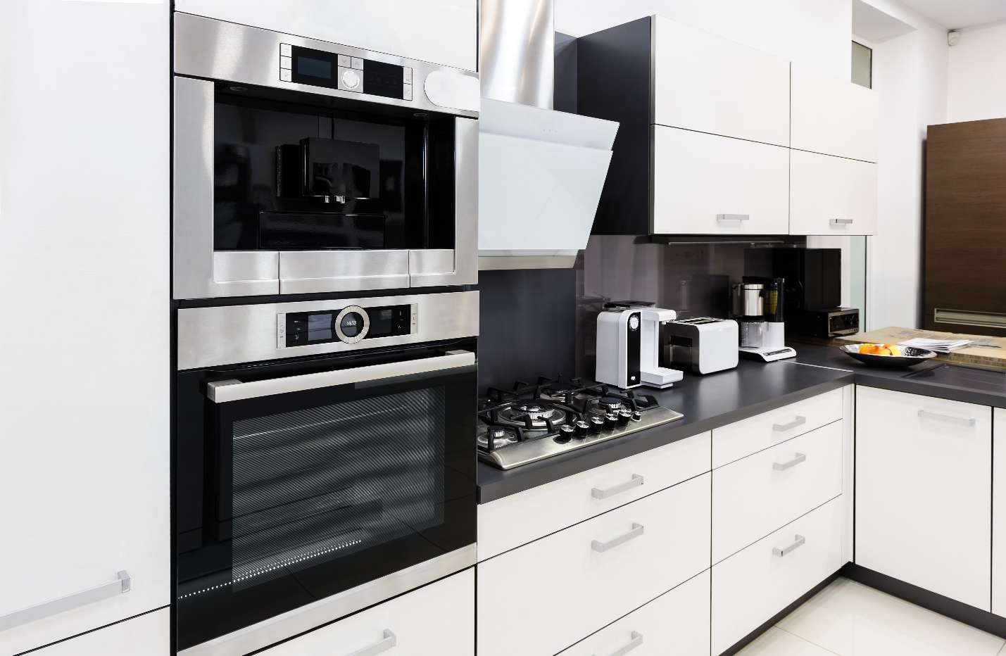 THE 5 ESSENTIAL KITCHEN APPLIANCES EVERYONE SHOULD OWN